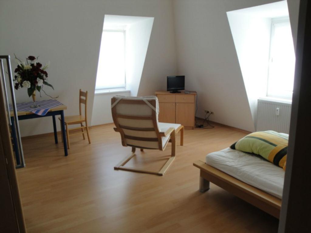 Ferienwohnung Dependance am Blumenbrunnen Baden-Baden Zimmer foto