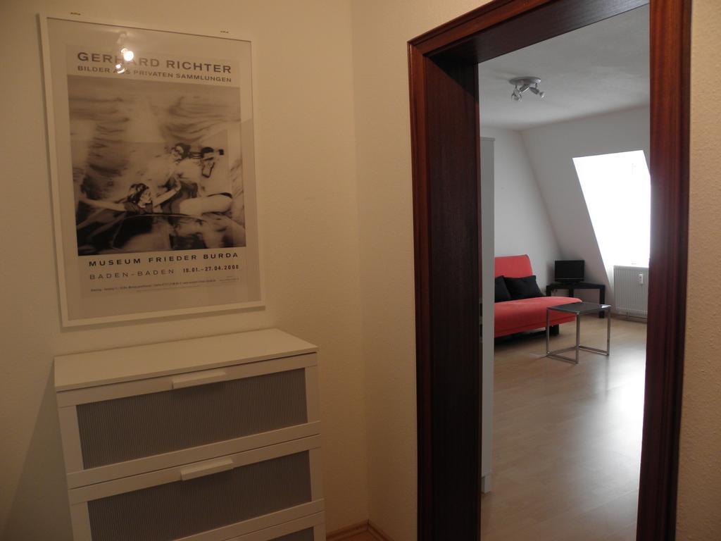 Ferienwohnung Dependance am Blumenbrunnen Baden-Baden Zimmer foto