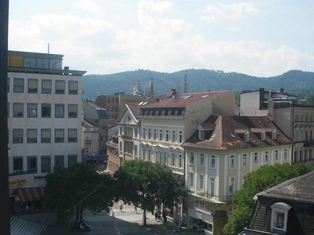 Ferienwohnung Dependance am Blumenbrunnen Baden-Baden Zimmer foto