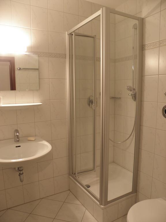 Ferienwohnung Dependance am Blumenbrunnen Baden-Baden Zimmer foto
