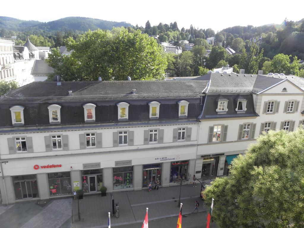 Ferienwohnung Dependance am Blumenbrunnen Baden-Baden Zimmer foto